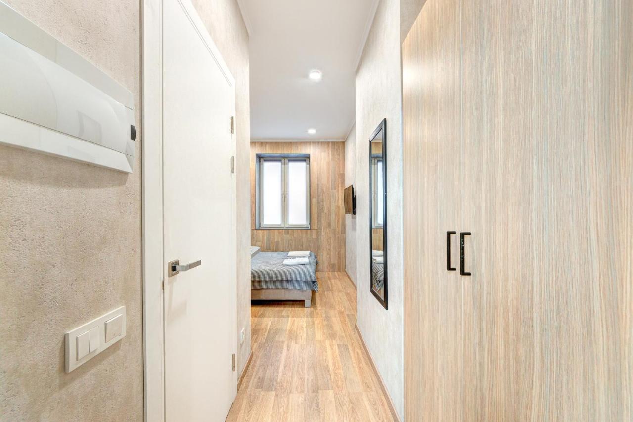 1 Room Apartment Near National Circus Kyiv Exterior photo